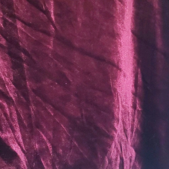 NWT! Old Navy Dark Red Velvet Short Sleeve Top (XL) - Picture 5 of 7